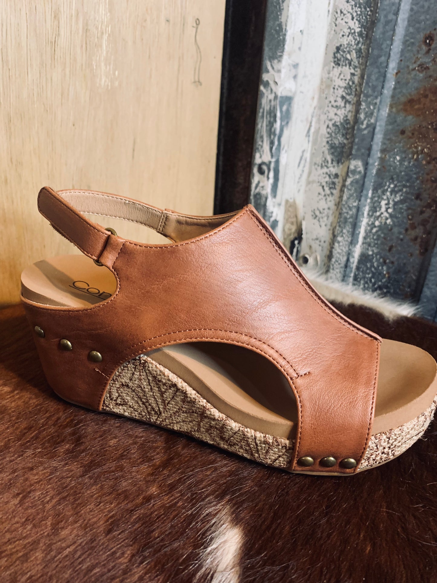 Corkys Carley - cognac floral wrapped