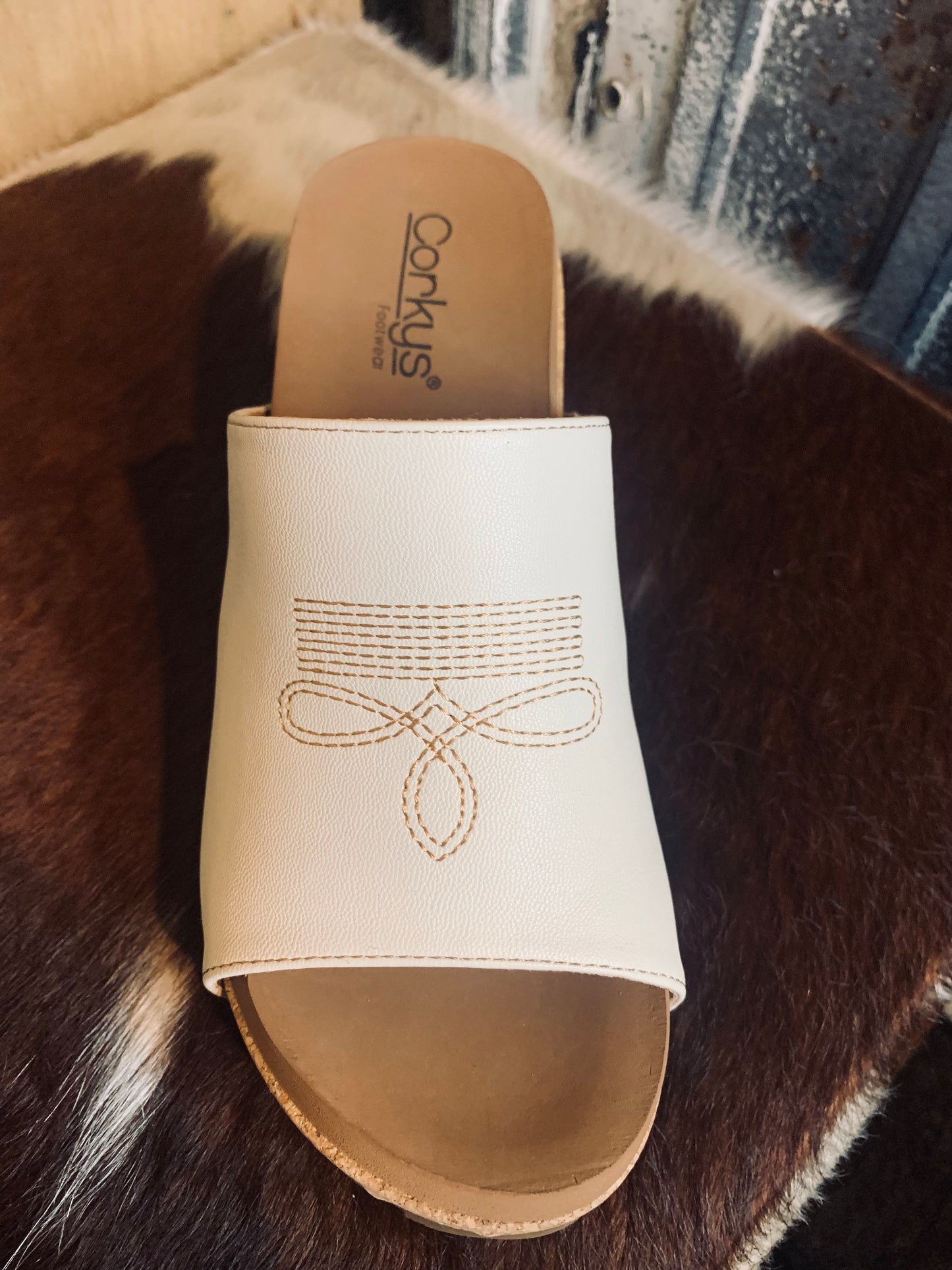 Corkys Saddle Up - ivory