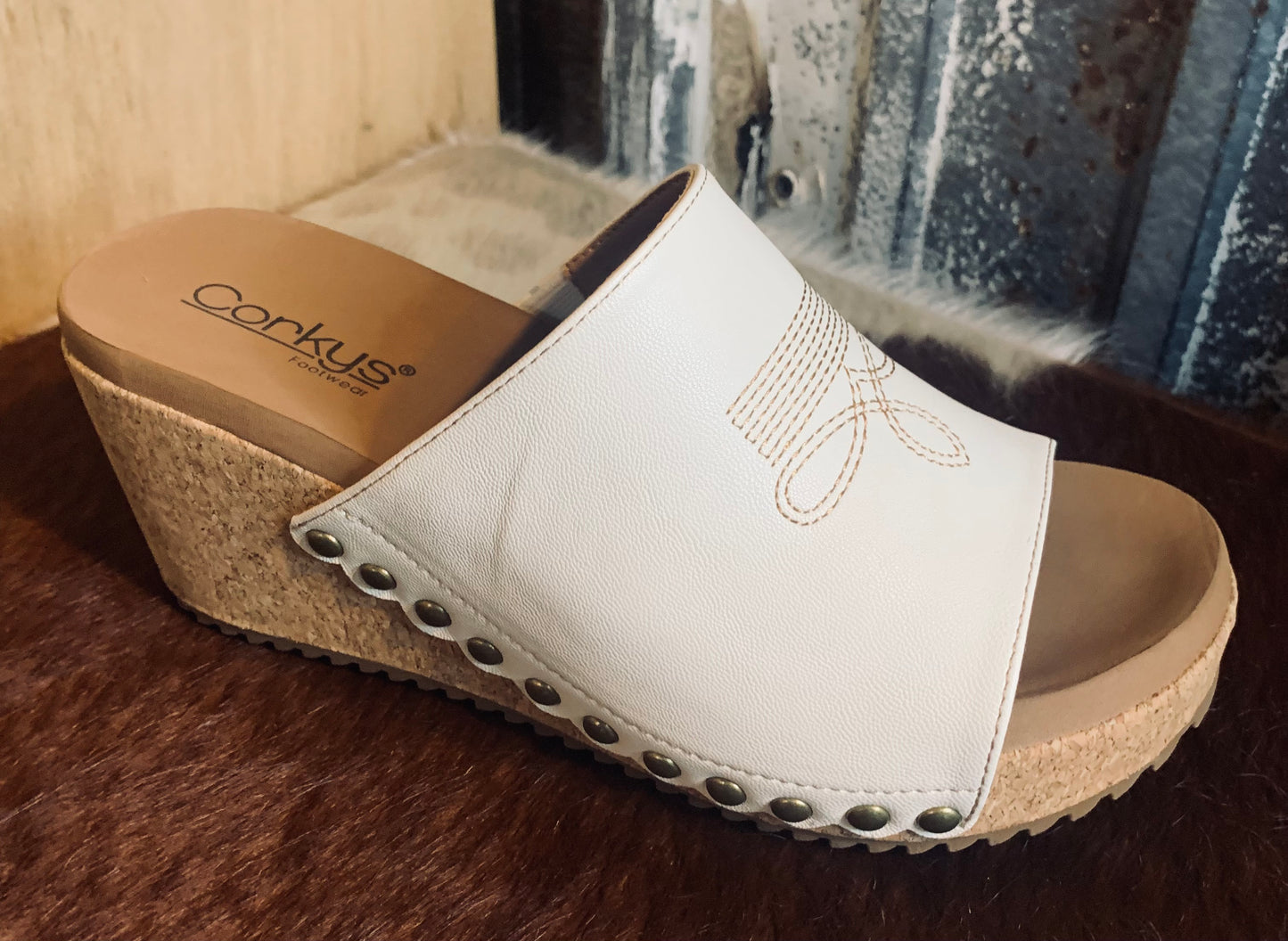 Corkys Saddle Up - ivory