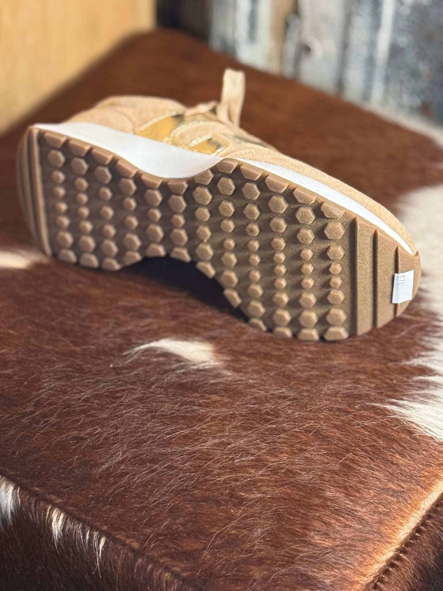 Corkys No Prob - camel faux suede