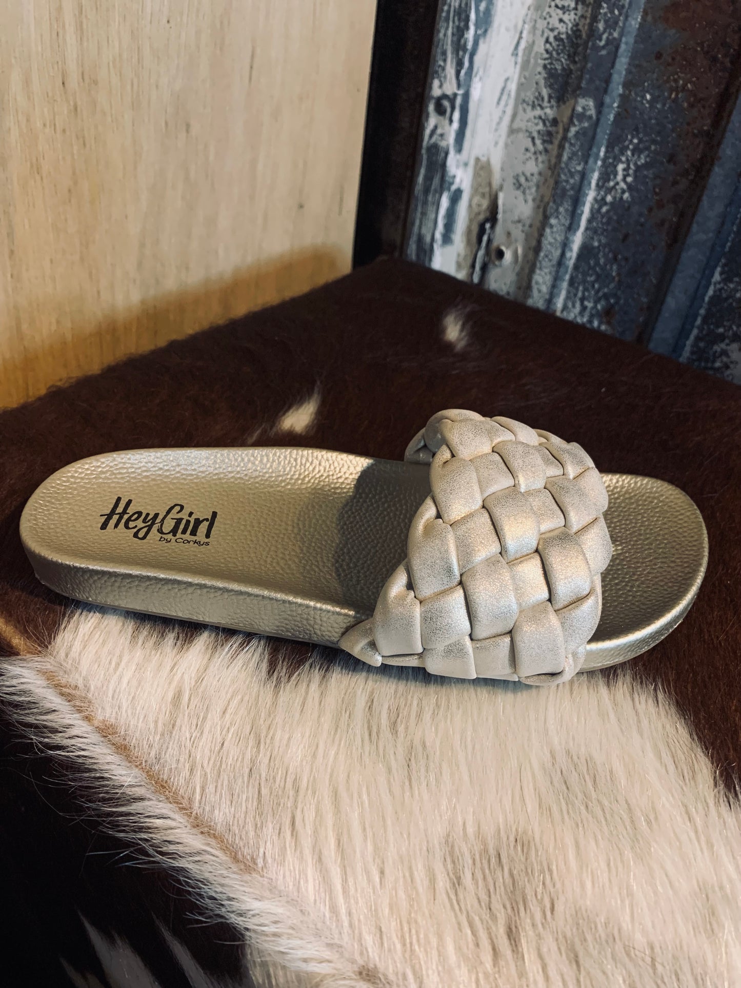 Corkys Extra - washed gold