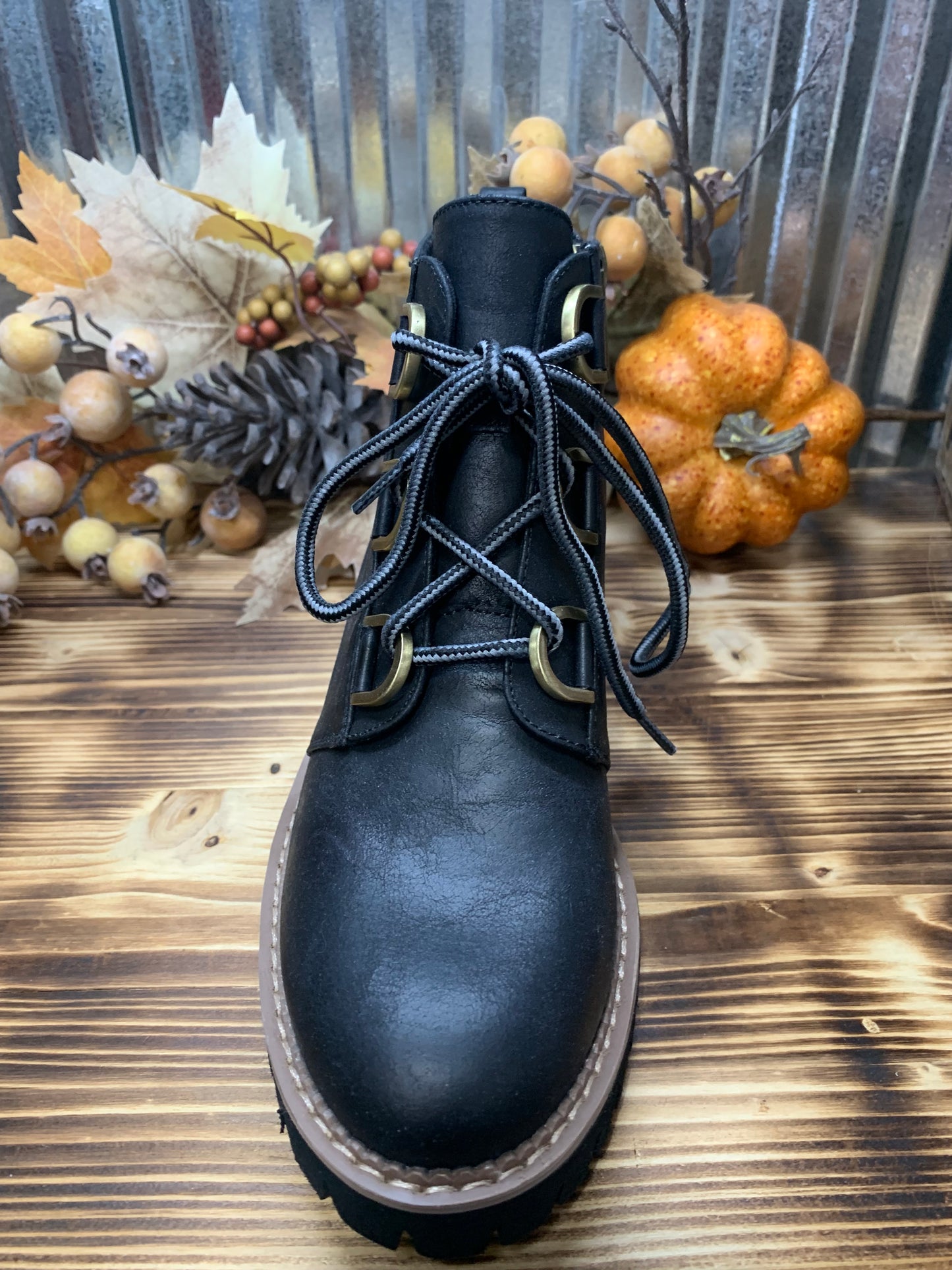 Corkys Trail Ride - black