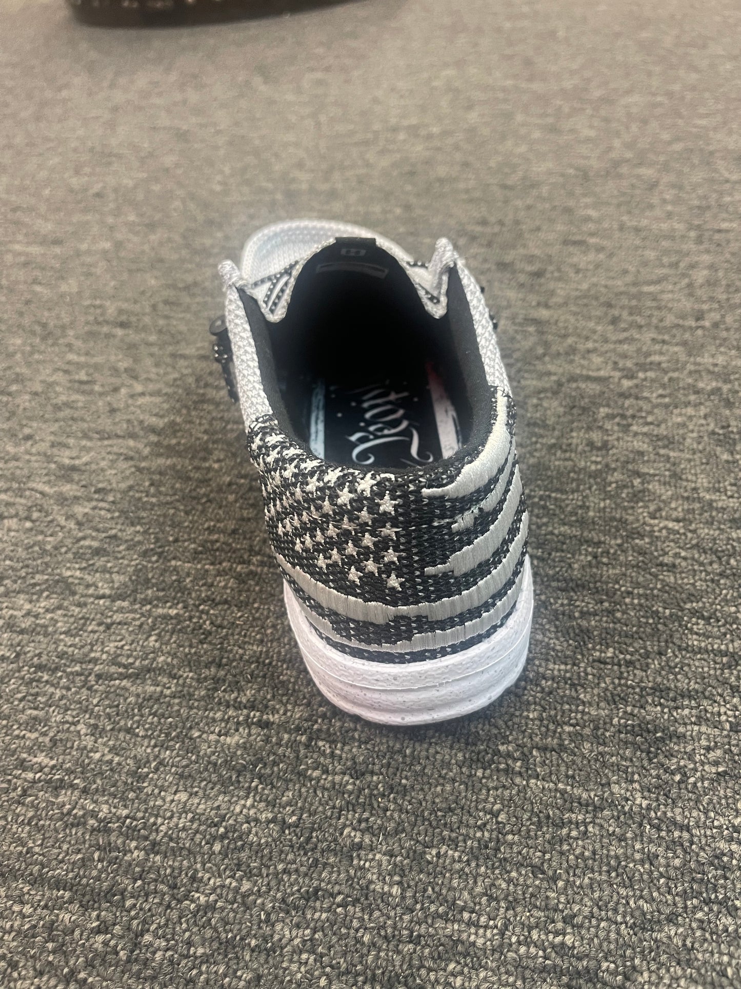 Howitzer Roam Blackout Grey 377