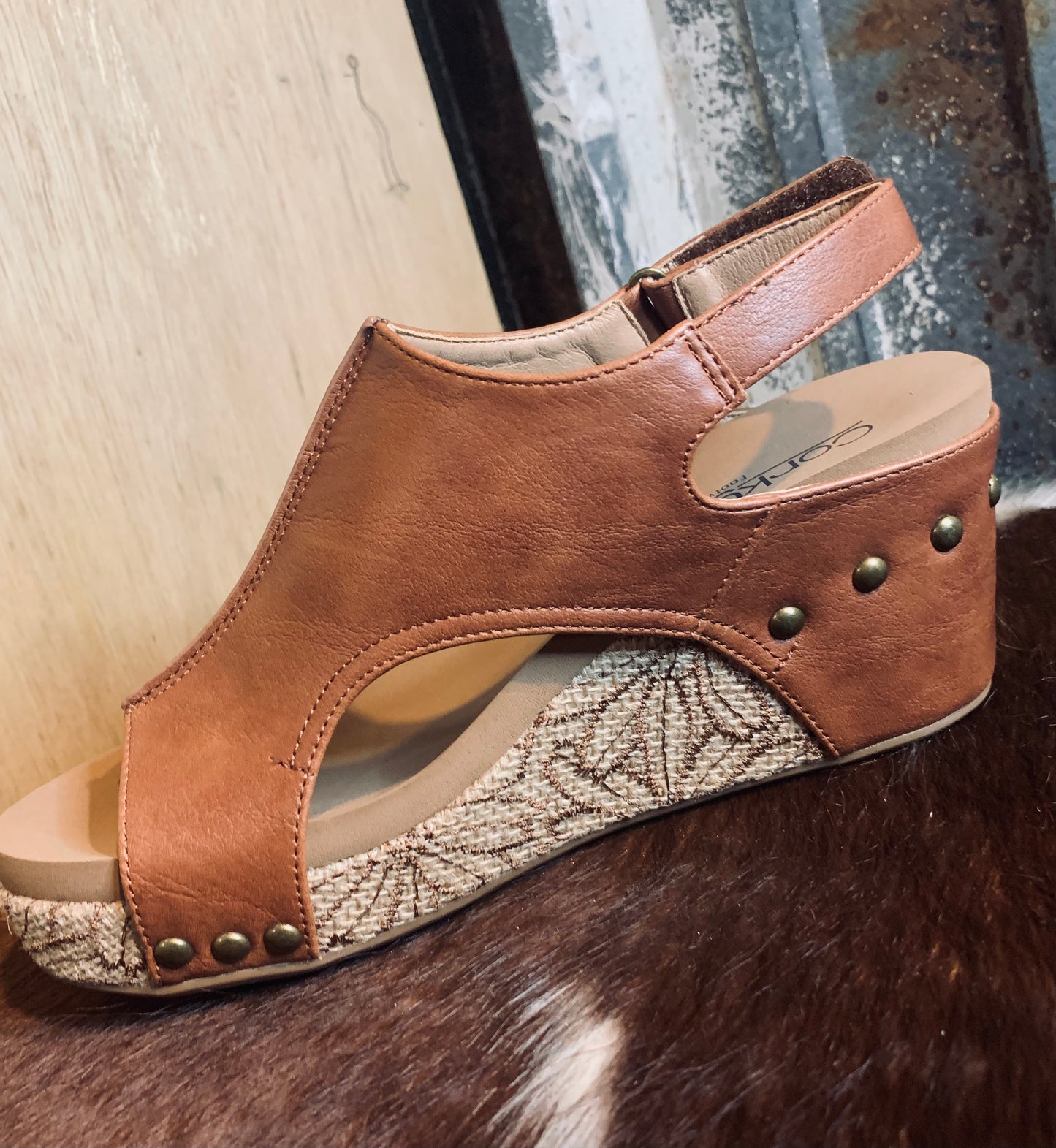 Corkys Carley - cognac floral wrapped