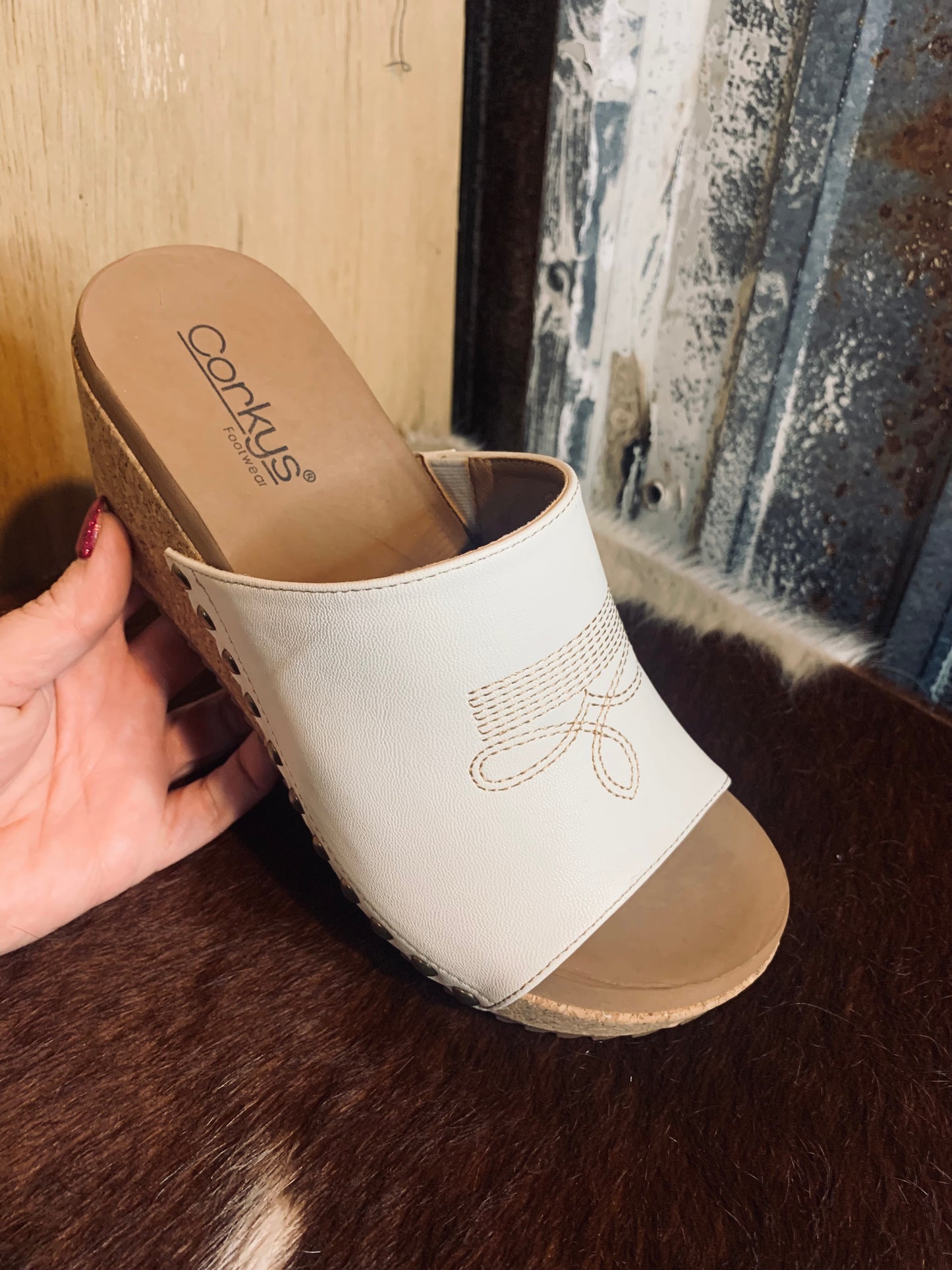 Corkys Saddle Up - ivory