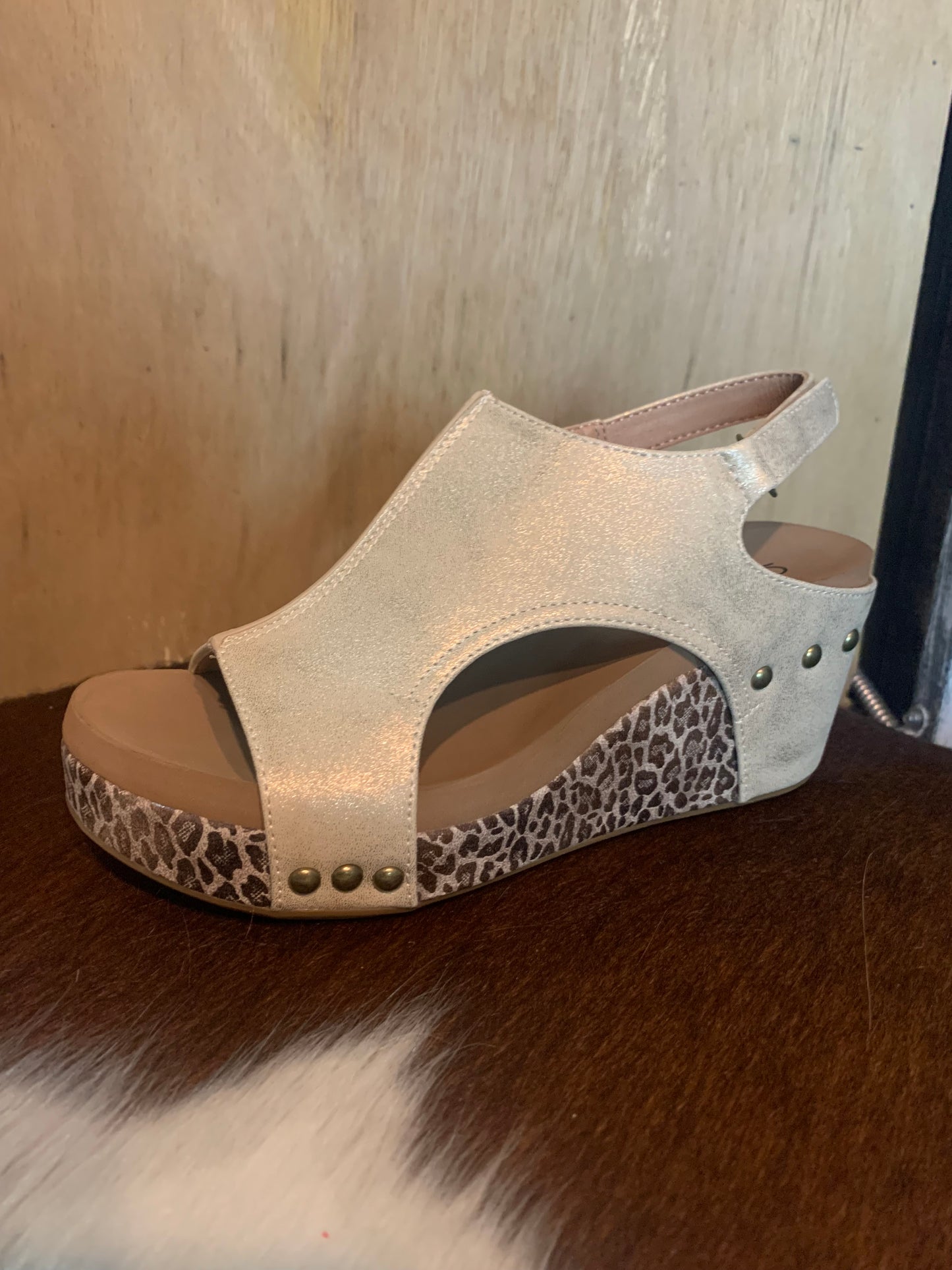 Corkys Carley - gold leopard