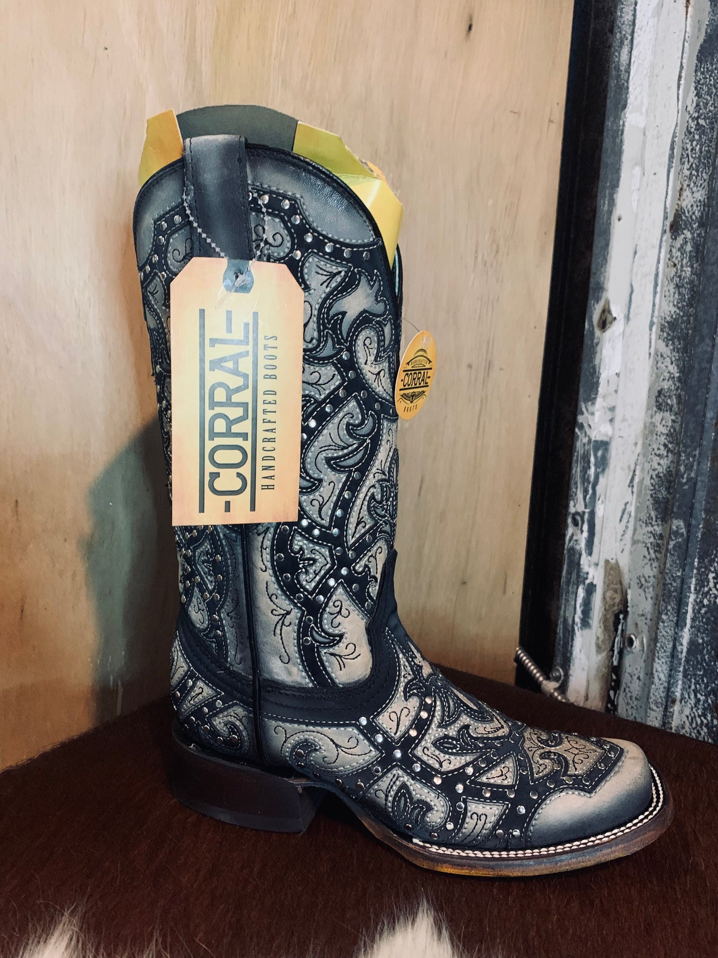 Corral Dana square toe boot