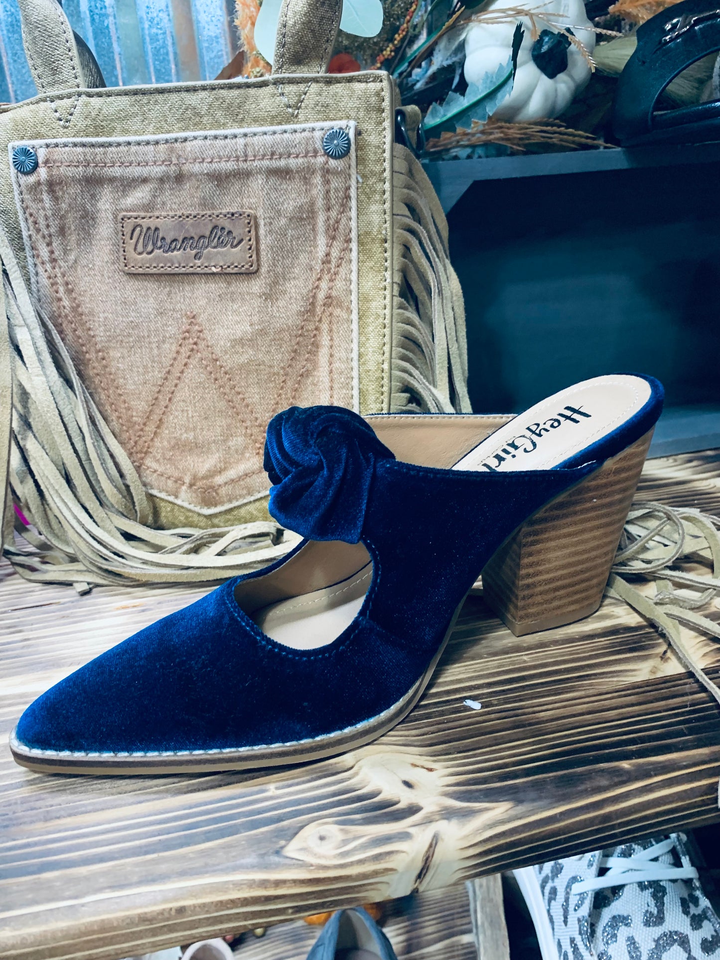 Corkys Knot Gonna Happen - teal velvet