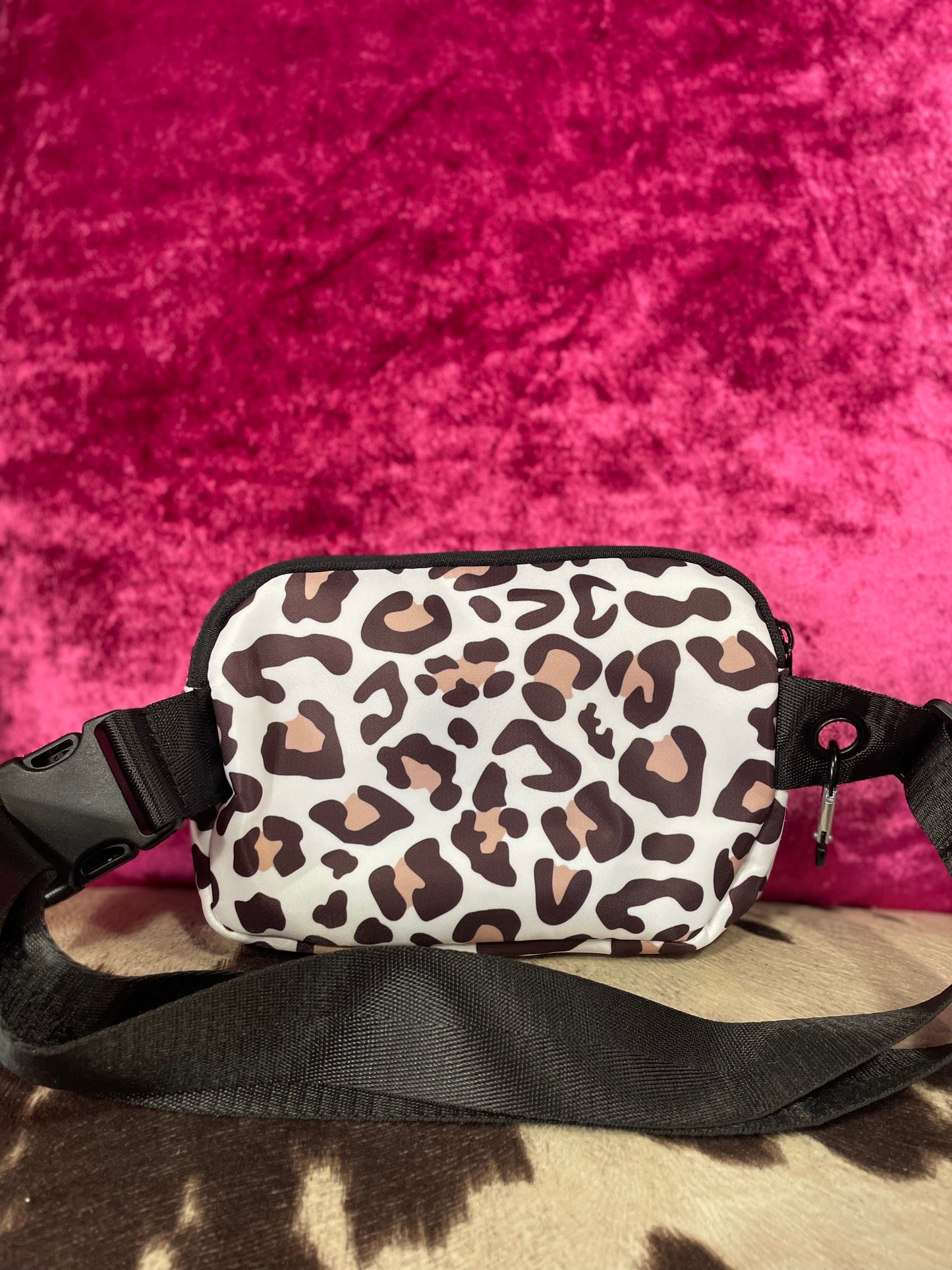 LV Peyton bum bag - leopard