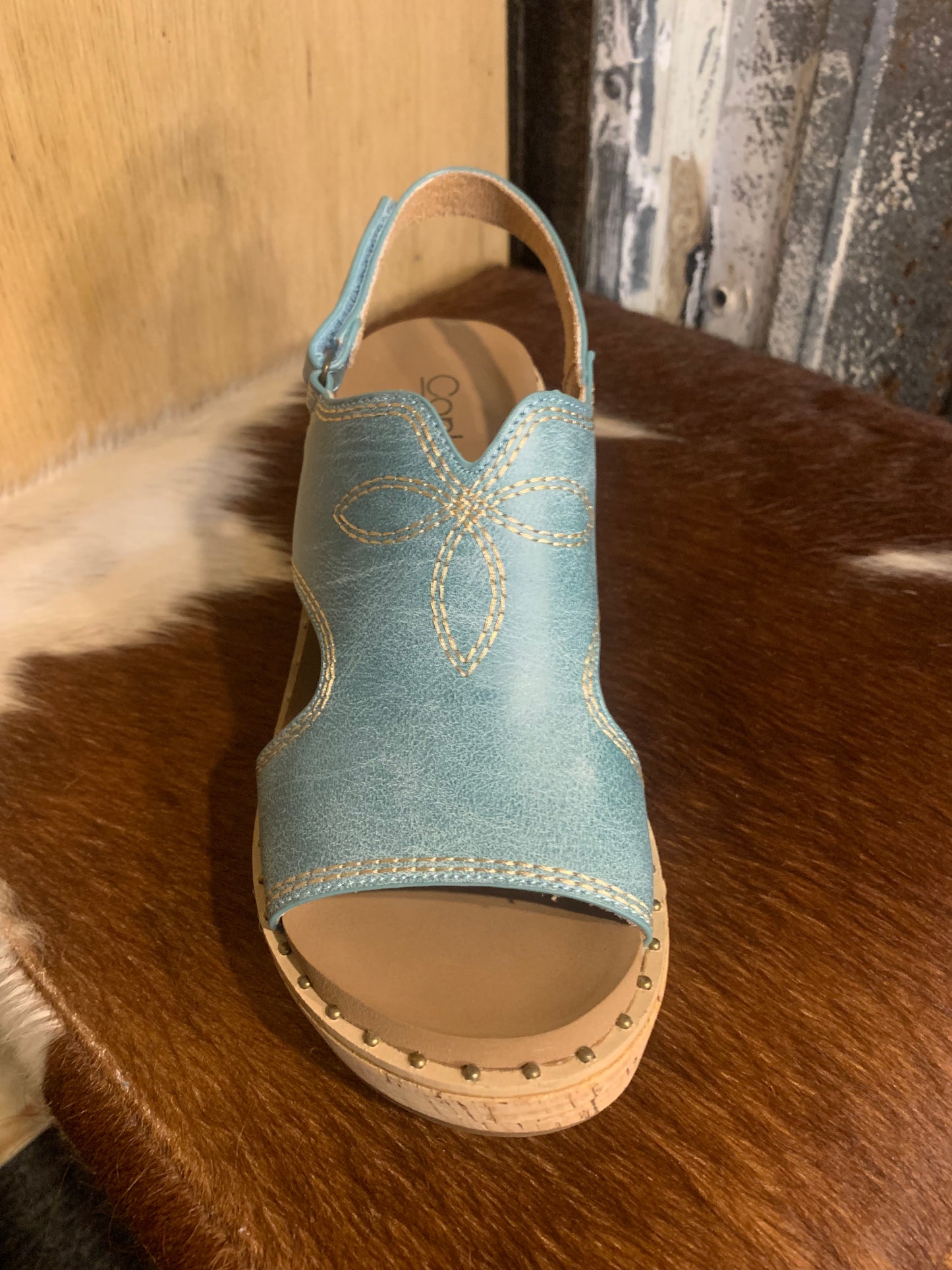 Corkys Darlin - turquoise