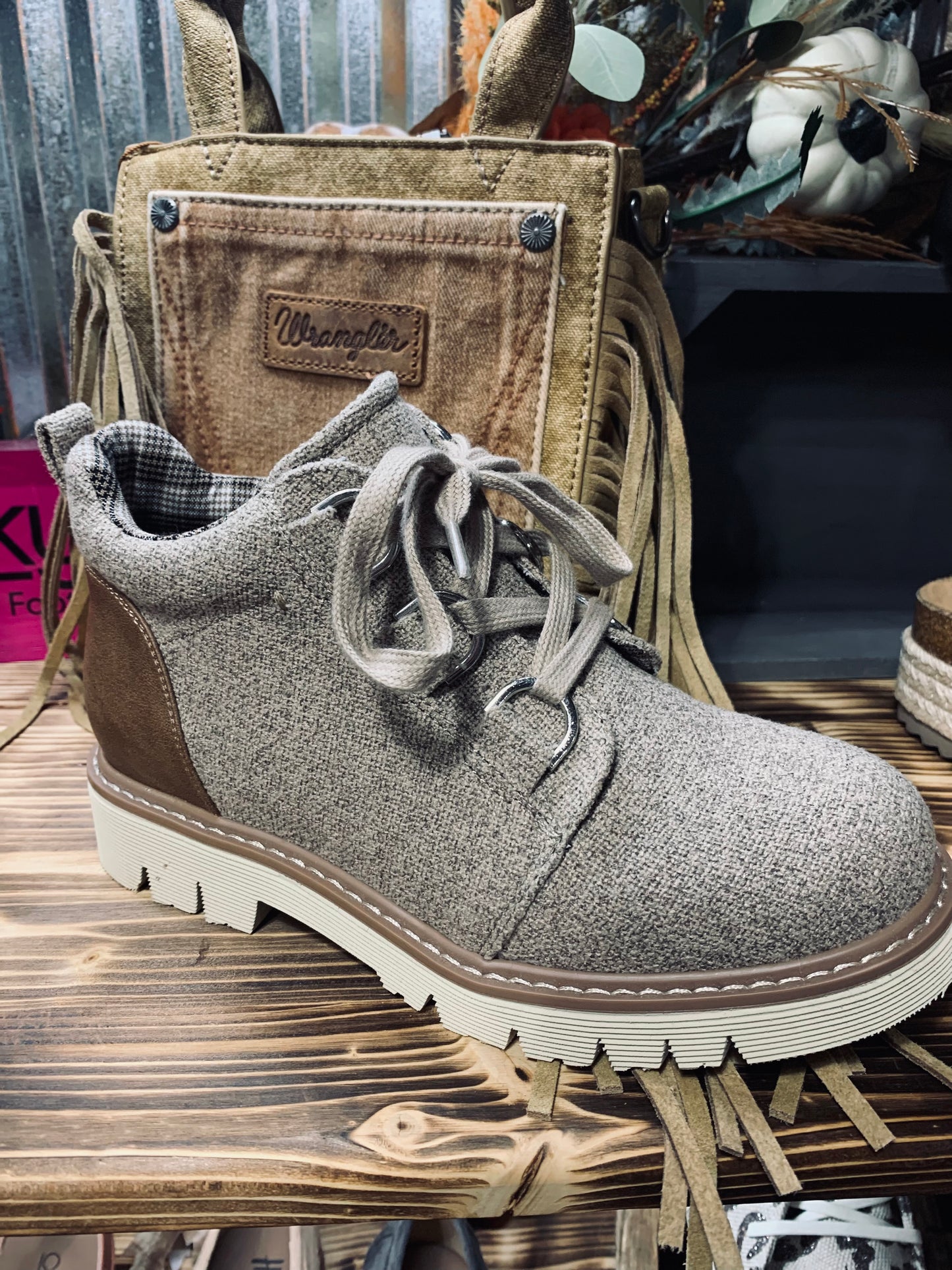 Corkys Campfire - sand