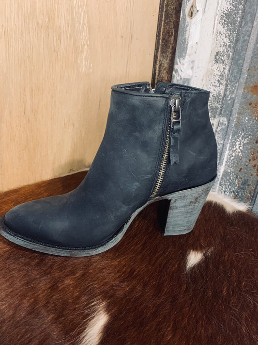 Lane Charlie bootie - matte black