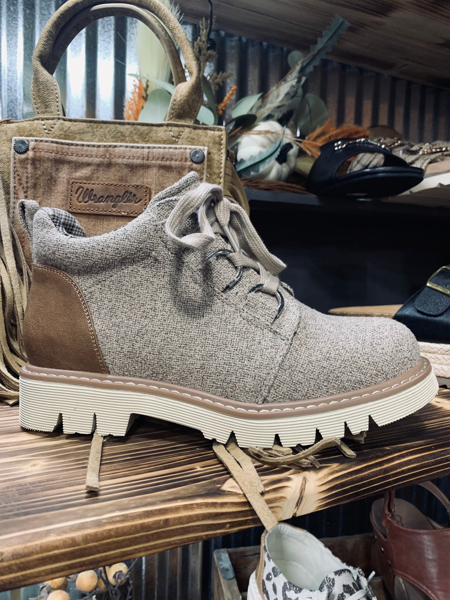 Corkys Campfire - sand