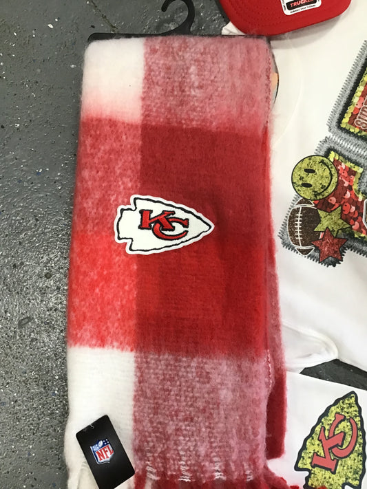 Arrowhead scarf