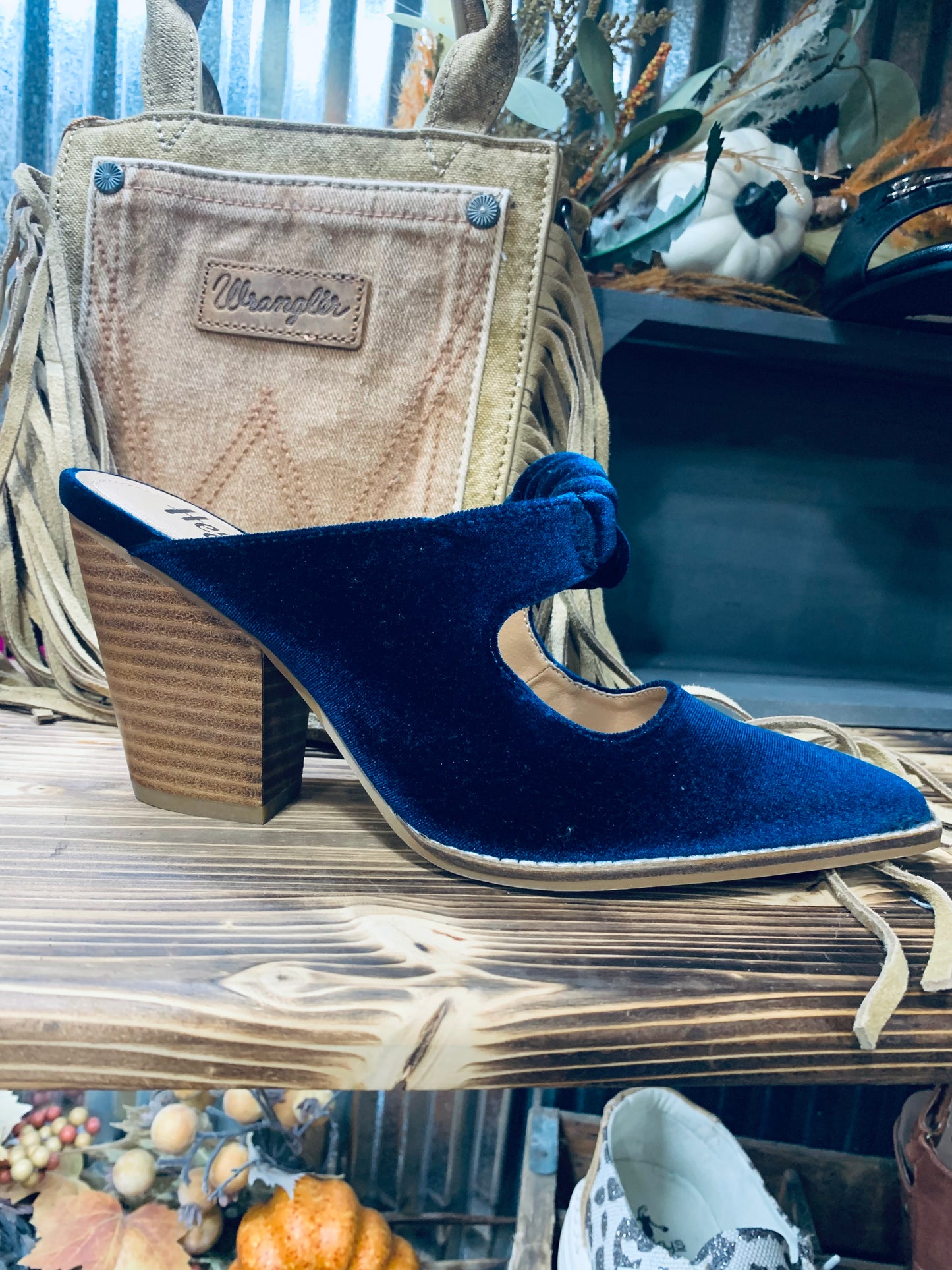 Corkys Knot Gonna Happen - teal velvet