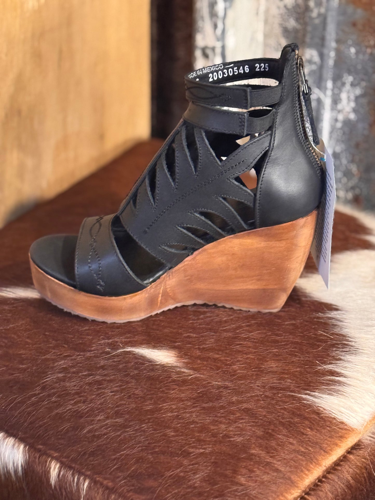 Lane Becca Sandal - jet black